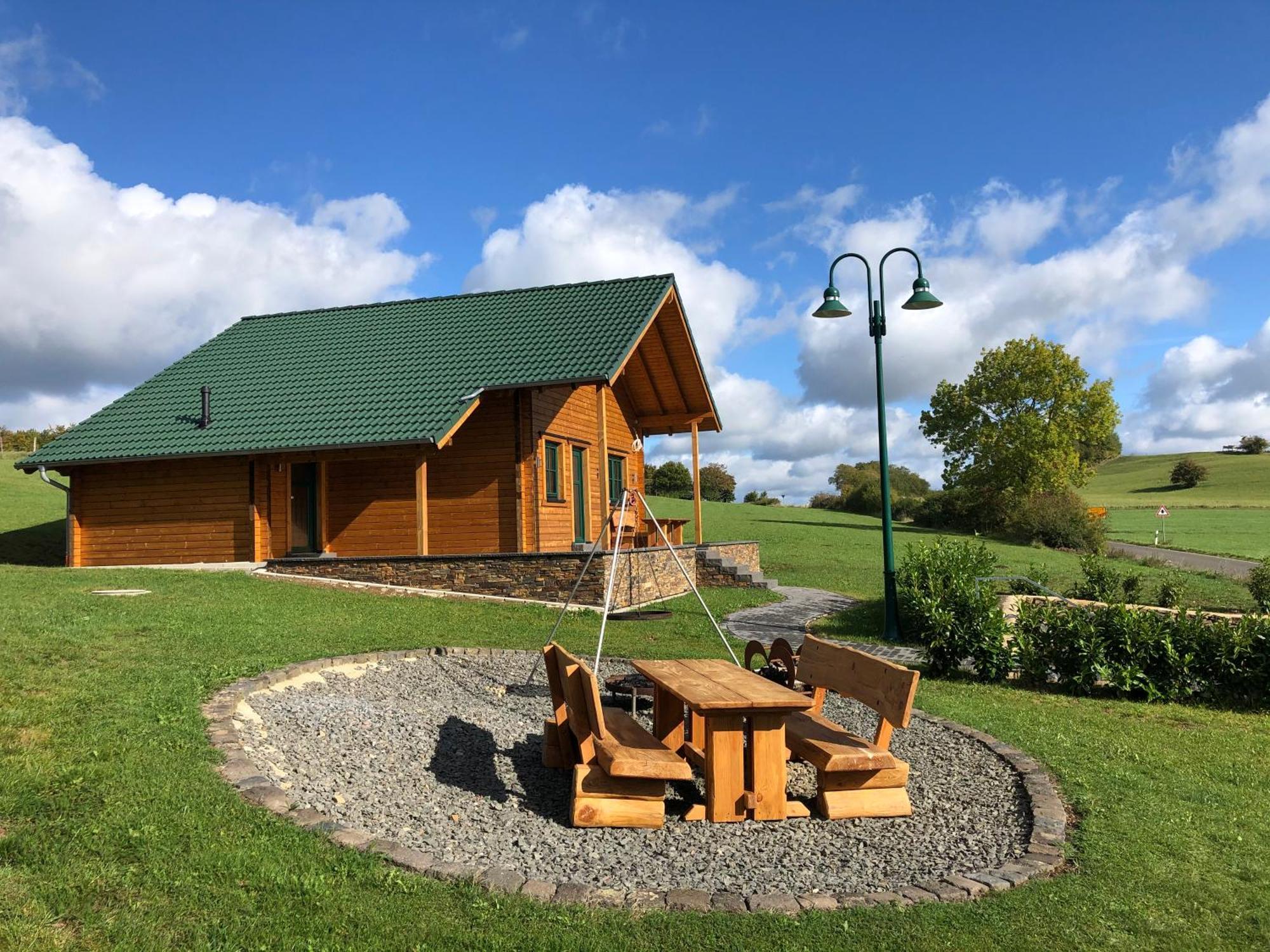 Holzhaus Onkel Fritz Mit Sauna Und Whirlwanne Esch  Екстериор снимка