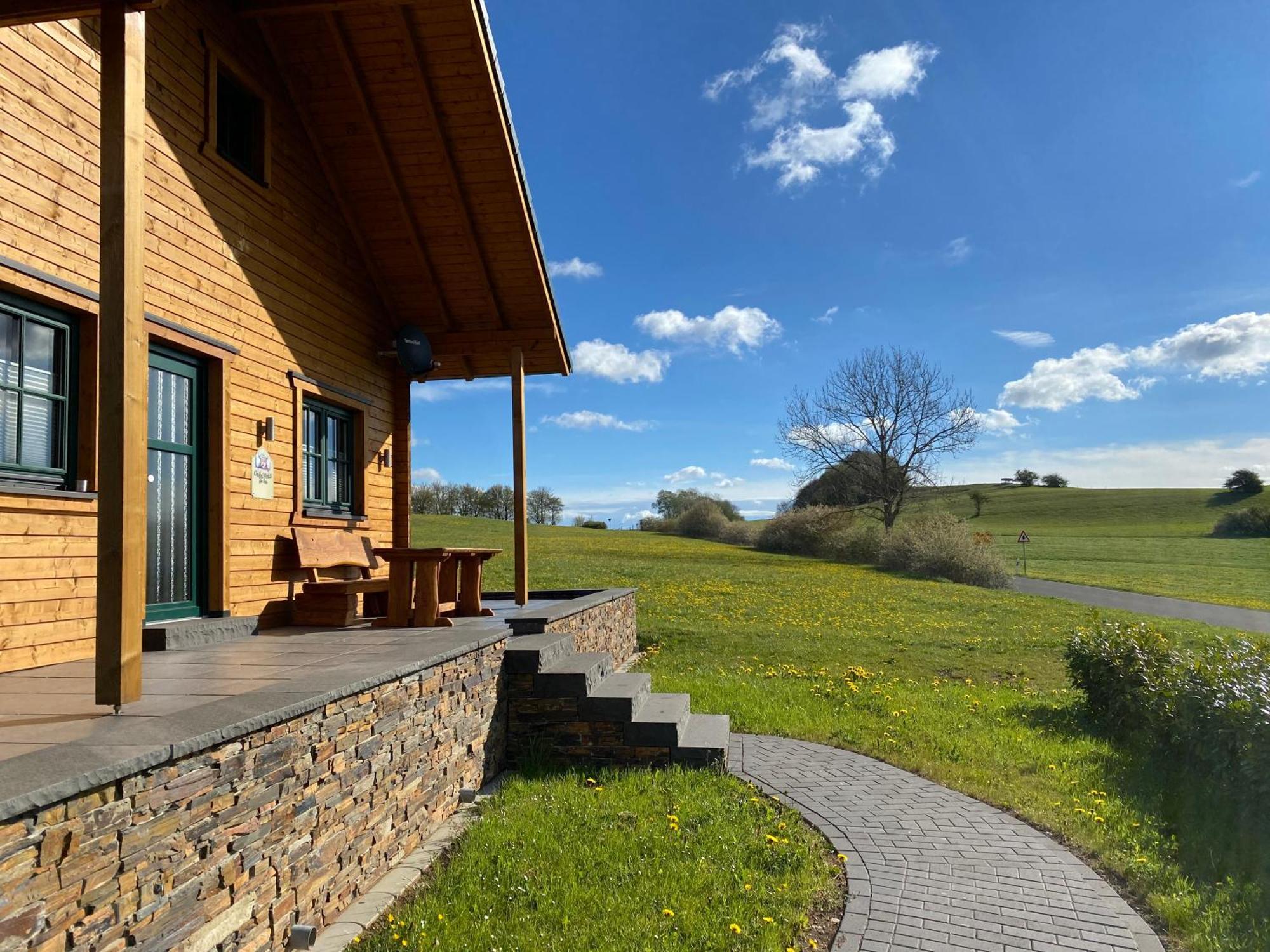 Holzhaus Onkel Fritz Mit Sauna Und Whirlwanne Esch  Екстериор снимка