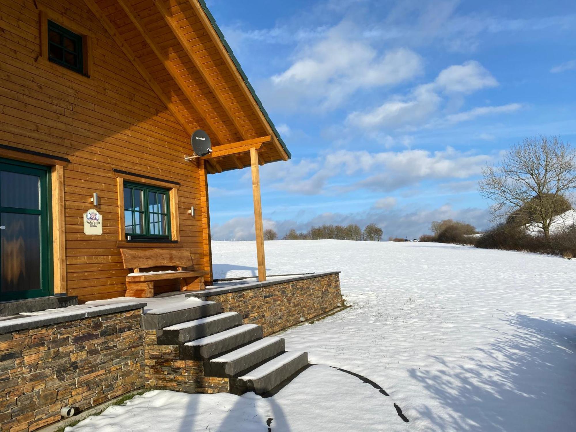 Holzhaus Onkel Fritz Mit Sauna Und Whirlwanne Esch  Екстериор снимка